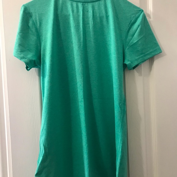 Nike Women’s Dri-Fit top - Picture 3 of 3